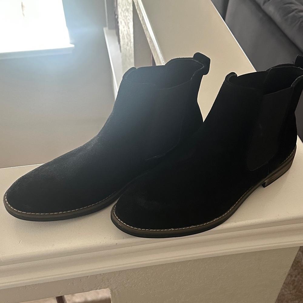 Classic Black Men's Chukka Boots